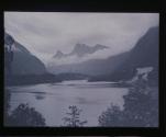Blick auf alpine Gipfel des Fjeldes