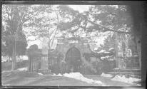 [People by Washington's tomb]