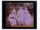 [Unid. group of six women]