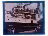 [People on ship]