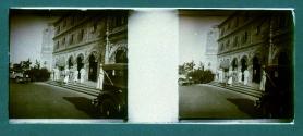 [People in front of hotel]