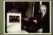 A.L. Coburn showing his photgraph "The Dramatist's"