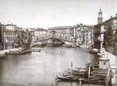 Grand Canal: Palace Tiepolo, Rialto's Bridge. Venice. Grand Canal: Palais Tiepolo, pont de Rialto. Venise.