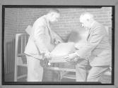 [Men Upholstering]