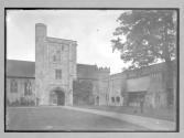 Beaufort Gate Ambulatory St. Cross