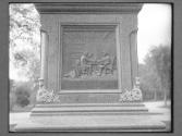 Panel Burns Statue Auld Lang Syne/ Roslin Glen
