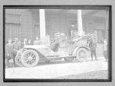 [men in auto]