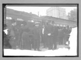 [people in front of train]
