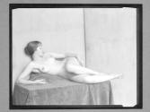 [nude]