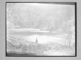 [Lake, Mountains]