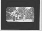 Eastwoods and Josephine Dickman with Frank Seaman, Yama Farms Trip