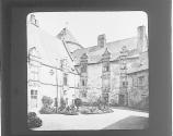 Lavel Cour du Vieux Chateau