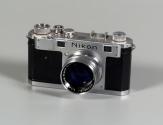 Nikon S