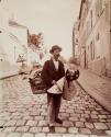 Marchard d'abat-jour, rue Lepic