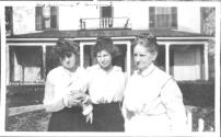 Mrs. Williams and daughters, Oak Lodge Trip