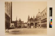 La Piazzetta vers l'Horloge