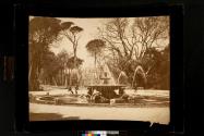 Water works in the villa Borghese. Frascati.- Fountaines dans la villa Borghese. Frascati.