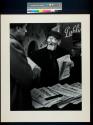 [Marchand de journaux, place Denfert, Rocheseau]