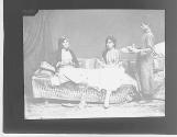 Dames Syriennes dans leur interieur.