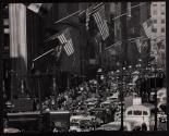 [Traffic on Fifth Avenue, New York]