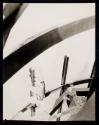 [Man on girders, mooring mast, Empire State Building]