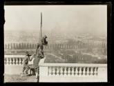 [Lewis Hine shooting Red Cross activities in Paris, assisted by American soldiers]