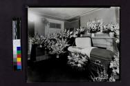 [James Edward Hatfield in his coffin]