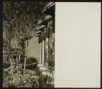 [Garden and architecture]