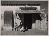 [En un pueblo (In a Village)]