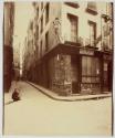 Cabaret de L'epee de Bois ou fut assassine sous la regence le financier Lacroix par le Cte. de Horn. Rue Quincampoix 54 (4e arr)