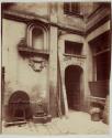 Vieille maison habite par un d'Estree, pere ou grandpere de la Belle Gabrielle - rue des Gravilliers 69 (3e arr)
