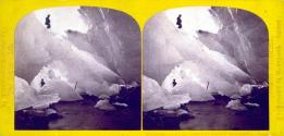 Intérieur De La Caverne De Glace à Grindelwald. Suisse (2)