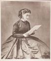 [Woman with music (by Pinel Peschardiere)]