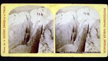Glacier des Bossons crevasse de glace (Savoie)