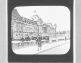 ZW. English Nurses & Belgian Troops in Brussells.
