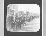 ZW. Recruits marching to Buckingham Palace.
