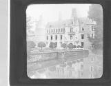 Entree du Chateau de maintenon.