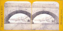 Francfort-sur-Le-Mein - Vue du Port, prise au-dessons du pont.