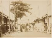 Une rue de Hanoi le 14 juillet 1885