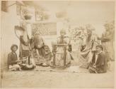 Une troupe de comédiens (costume de théâtre)