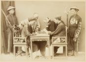 Lettrés chinois et annamites, soldats de la milice indigène (résidence de Hanoï)