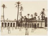 Bazar et cercle des officiers sur la place de Laghouat