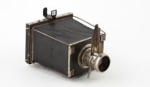 Folding strut camera