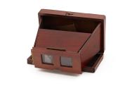 Folding Brewster-style stereoscope