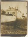 Maison de l'auteur à St Germain-en-Laye au milieu de la rue de Lorraine