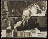[Elias Goldensky eating]
