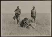 Osa Johnson with dead lion, African Safari