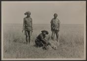 Osa Johnson with dead lion, African Safari