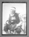 Turquie Types/Paysan turc fumant le narguile (Sebah & Joailler)/525/