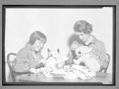 [Girl Scouts, crafts]